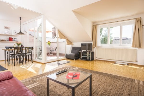 Apartment 1 in Wien Hernals mit Wohnraum und Terrasse