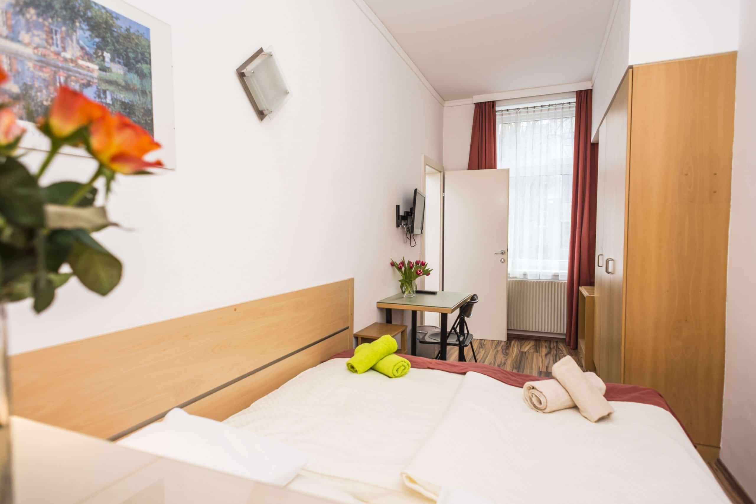 Apartment 7 ruhiges Schlafzimmer mit Doppelbett