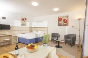 Apartment R02